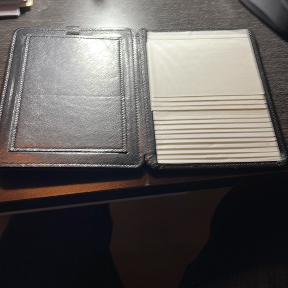 VINTAGE-SILVER TONE PICTURE FRAME PREOWNED 8 in. x 6 in. - Picture 3 of 10